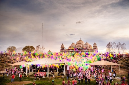 Colorful Powder Fills the Air at Utah’s Festival of Color 